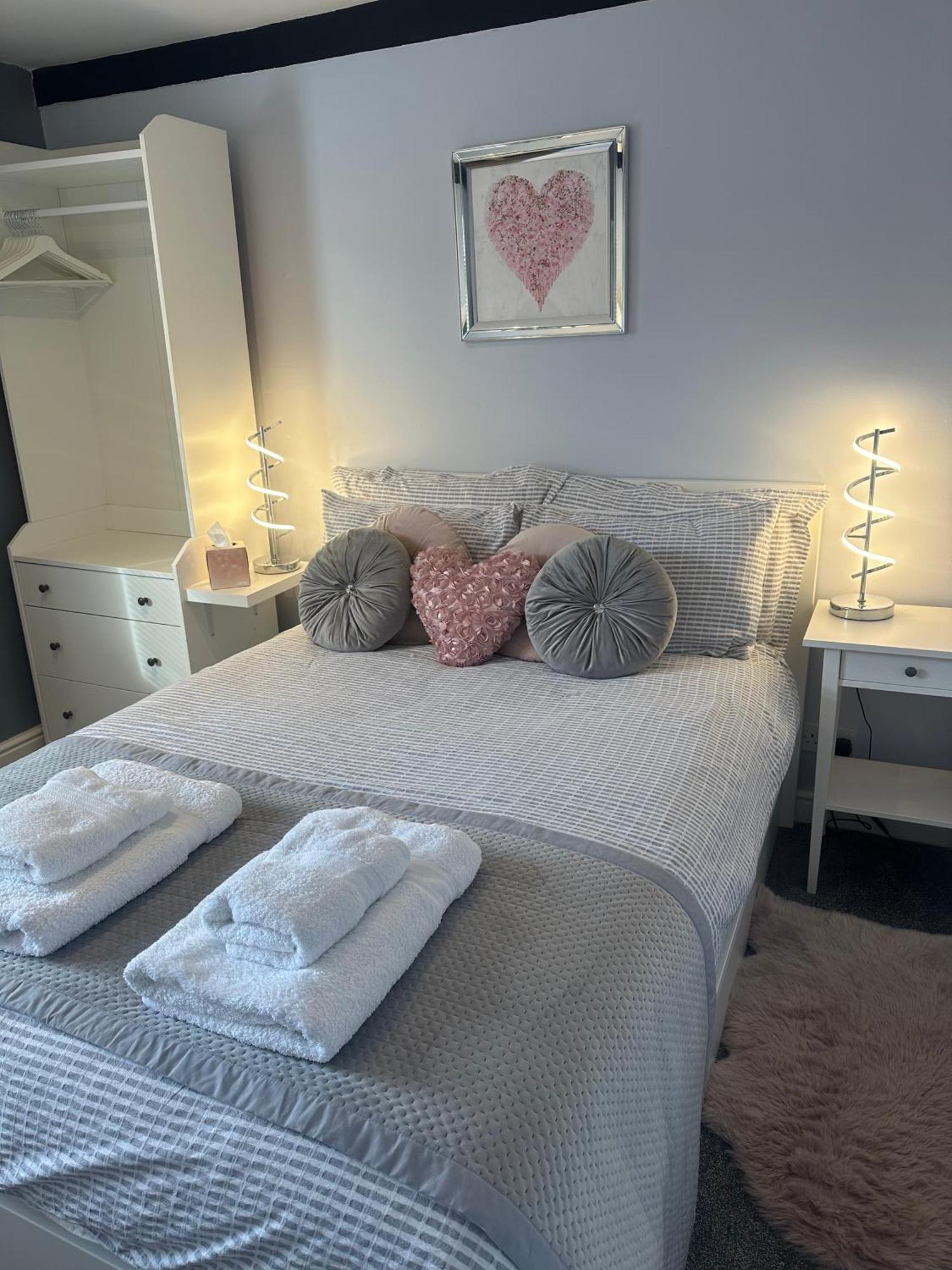 Courtyard Holiday Apartments Belper Ngoại thất bức ảnh